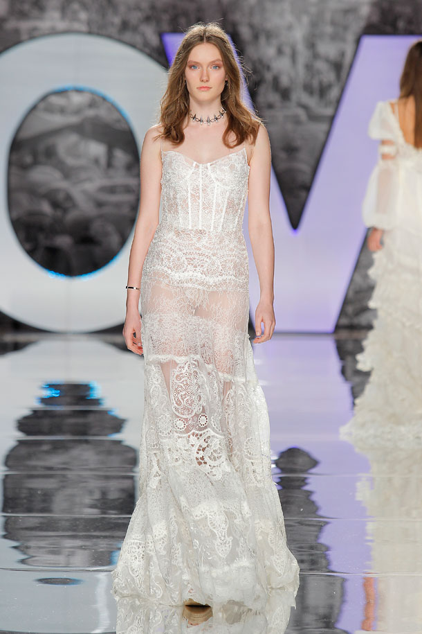 ilovebrides.pt Yolan Cris 2018 Barcelona Bridal Fashion Week 2017